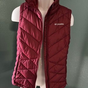 Columbia zip up vest burgundy